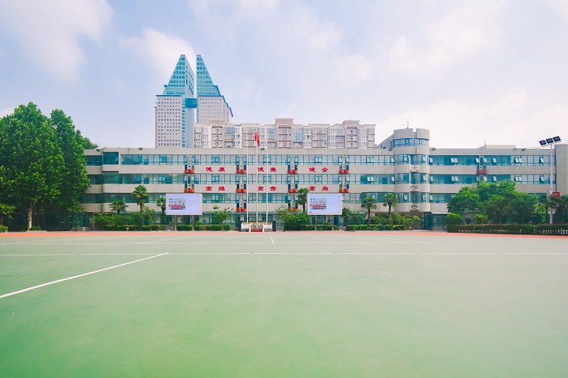 大学堂全景